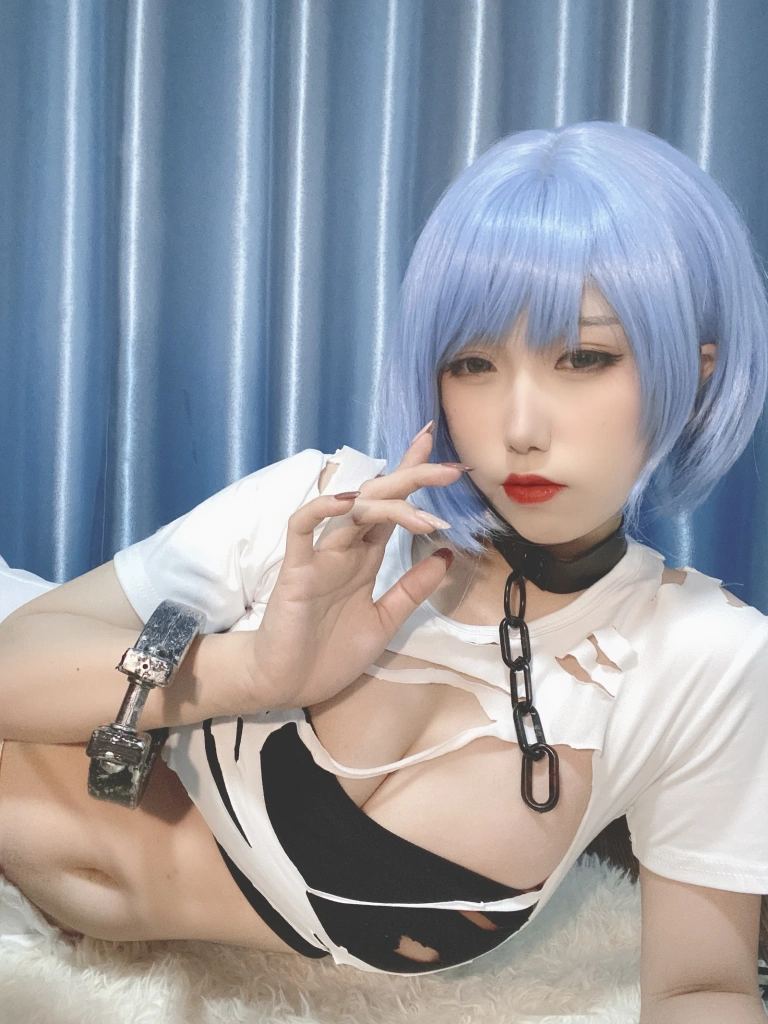 芋圆侑子《恰巴耶夫囚服》主题写真：33张全套美图，含3个视频