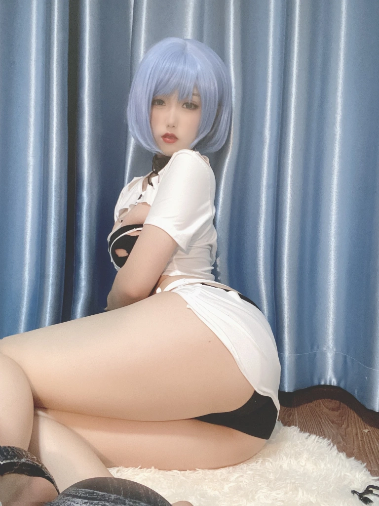 芋圆侑子《恰巴耶夫囚服》主题写真：33张全套美图，含3个视频