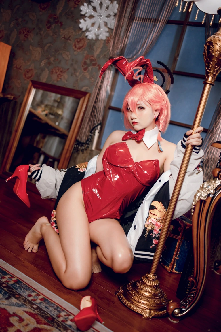 是一只熊仔《碧蓝档案 美甘宁瑠》主题写真：35张全套美图