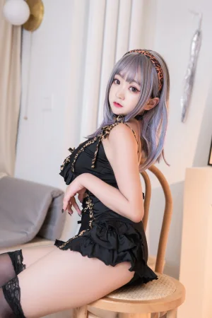 恩田直幸《连体小豹纹》主题写真：40张全套美图