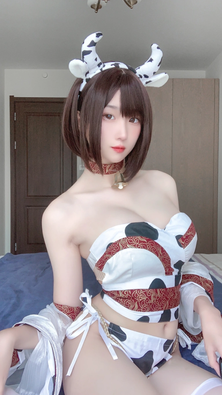 瓦斯塔亚小龙虾《牛牛自拍包》主题写真：49张全套美图，含3个视频