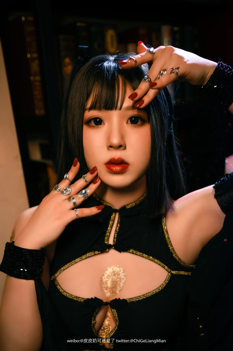皮皮奶《舞娘》主题写真：50张全套美图