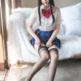 白烨《情人节特辑》主题写真：52张全套美图