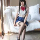 白烨《情人节特辑》主题写真：52张全套美图