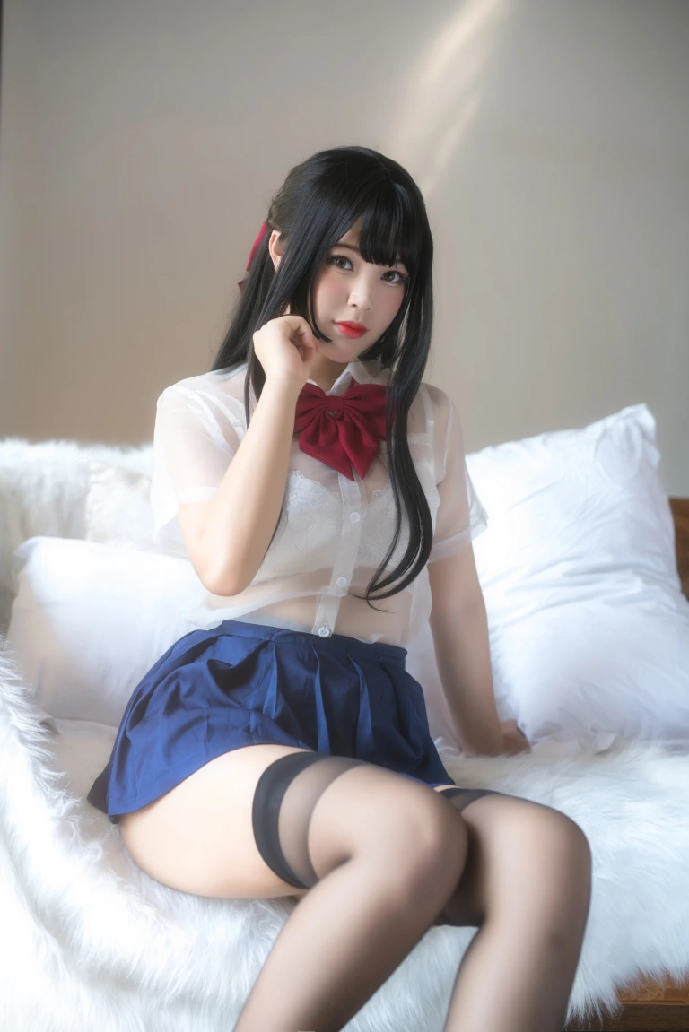 白烨《情人节特辑》主题写真：52张全套美图