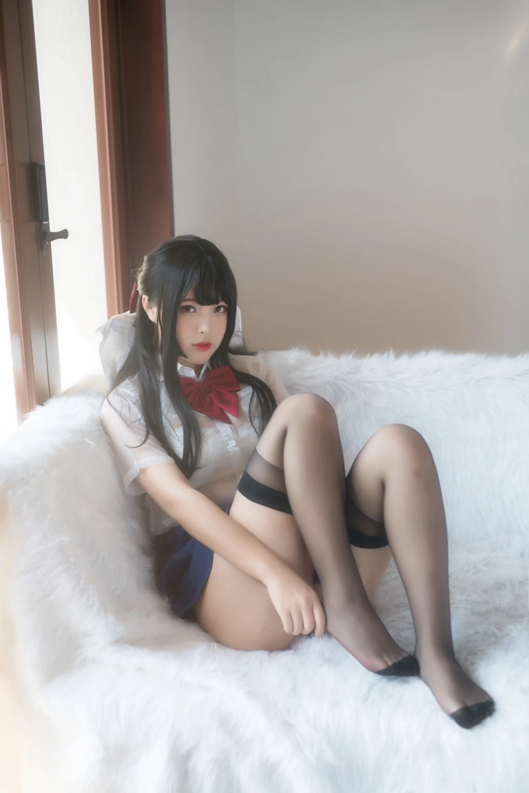 白烨《情人节特辑》主题写真：52张全套美图