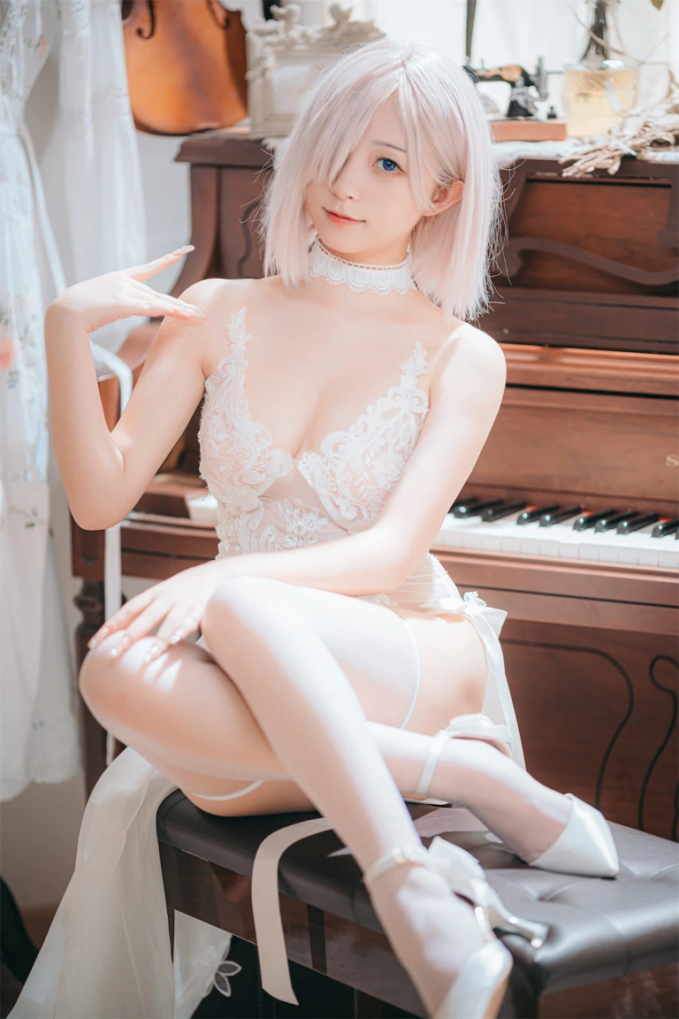花铃《玛修婚纱》主题写真：63张全套美图