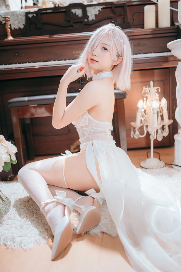 花铃《玛修婚纱》主题写真：63张全套美图