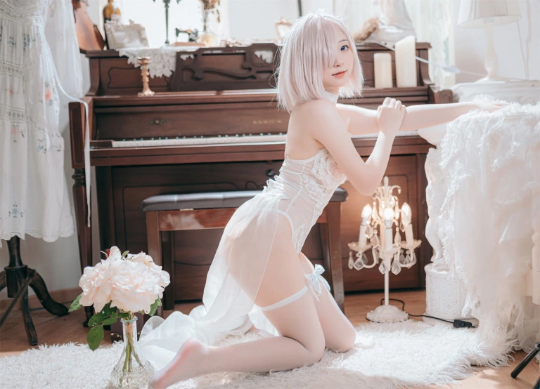 花铃《玛修婚纱》主题写真：63张全套美图