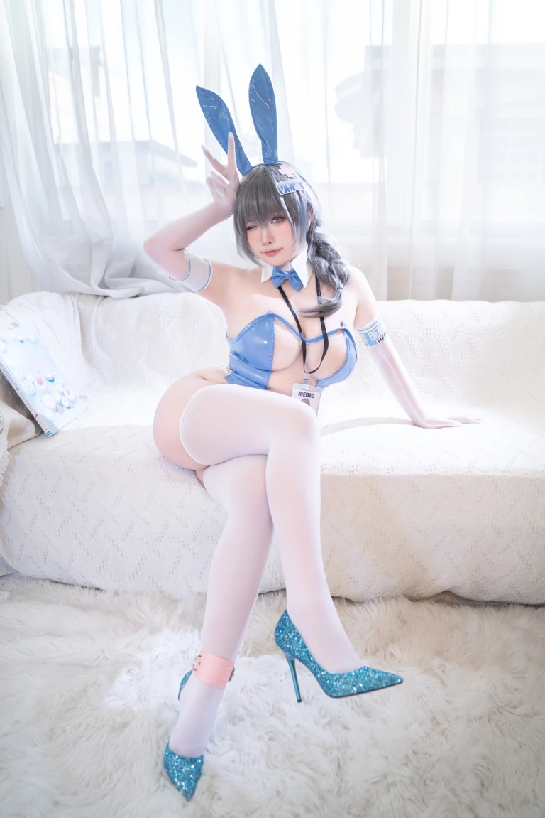 贞子蜜桃《梅里兔女郎》主题写真：73张全套美图，含1个视频