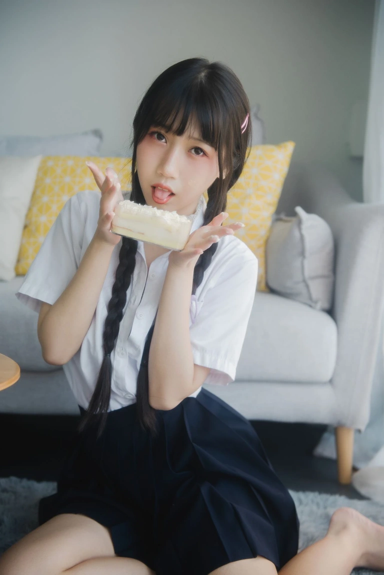 不呆猫《奶油少女》主题写真：80张全套美图，含4个视频