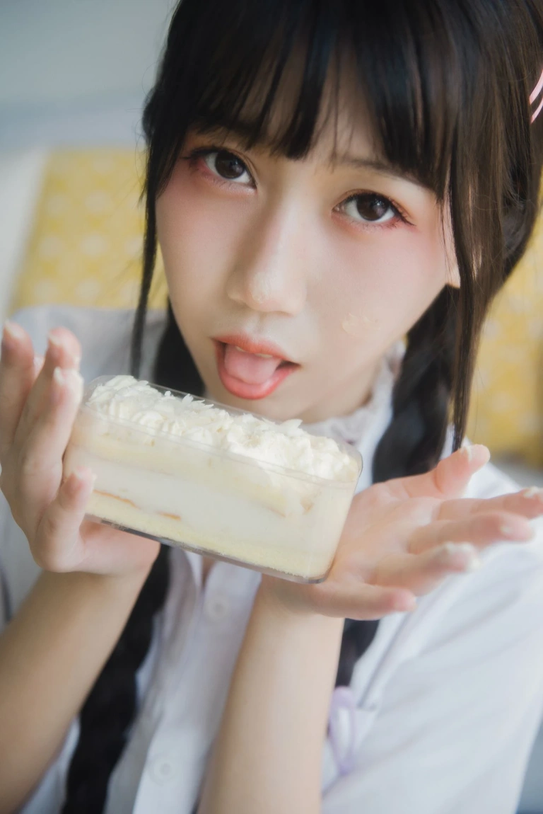 不呆猫《奶油少女》主题写真：80张全套美图，含4个视频