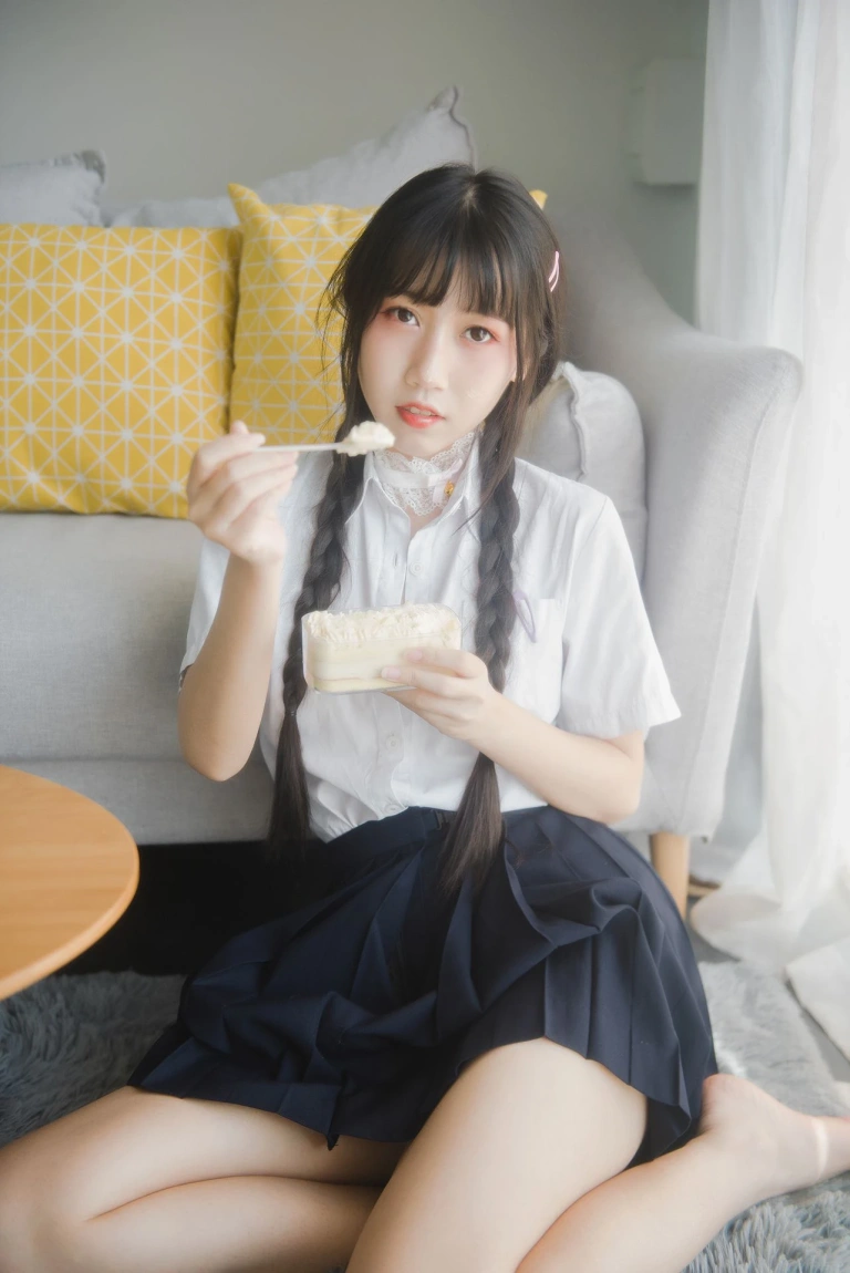 不呆猫《奶油少女》主题写真：80张全套美图，含4个视频