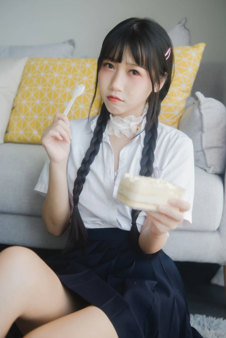 不呆猫《奶油少女》主题写真：80张全套美图，含4个视频