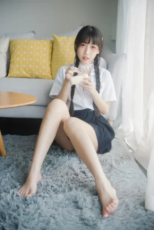 不呆猫《奶油少女》主题写真：80张全套美图，含4个视频
