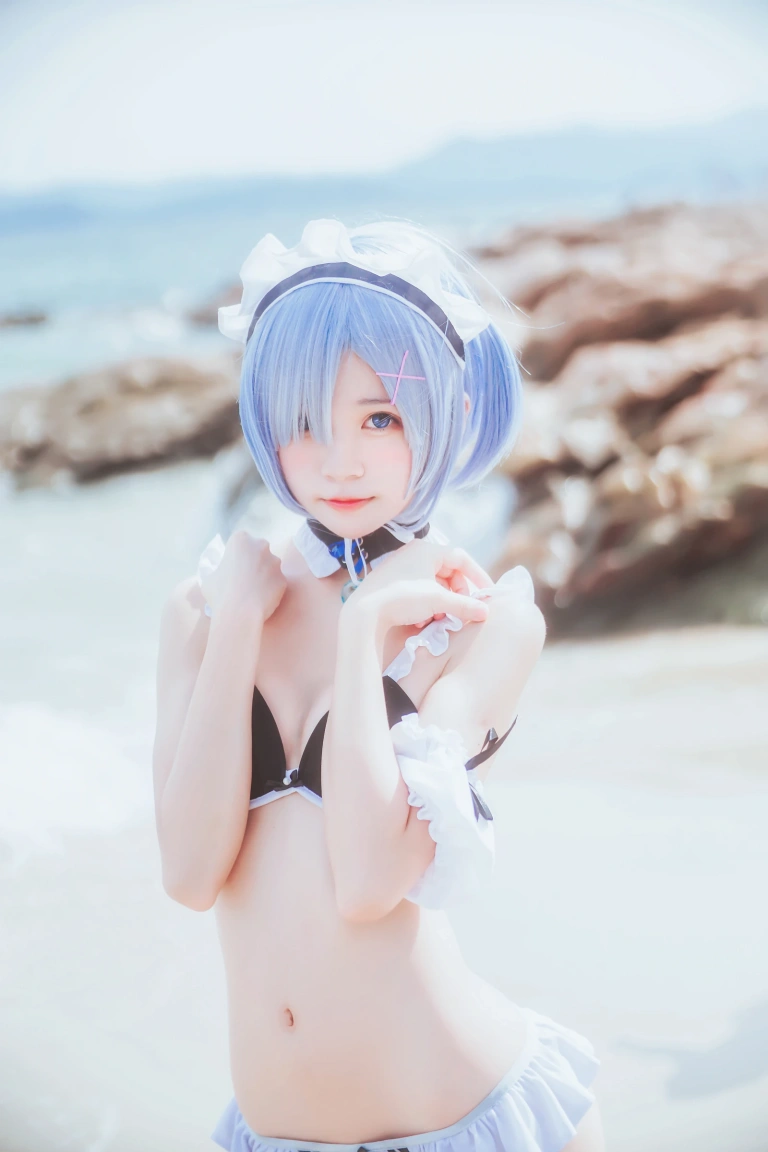桜桃喵《蕾姆COS》主题写真：48张全套美图