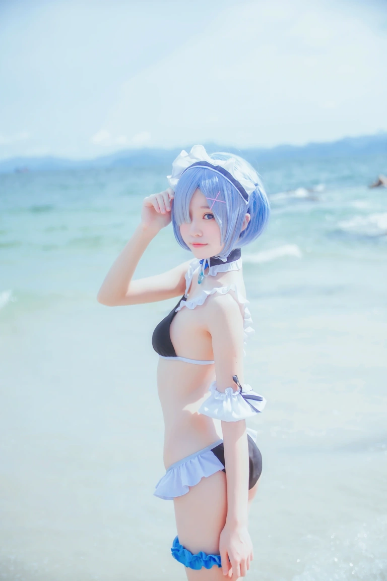 桜桃喵《蕾姆COS》主题写真：48张全套美图
