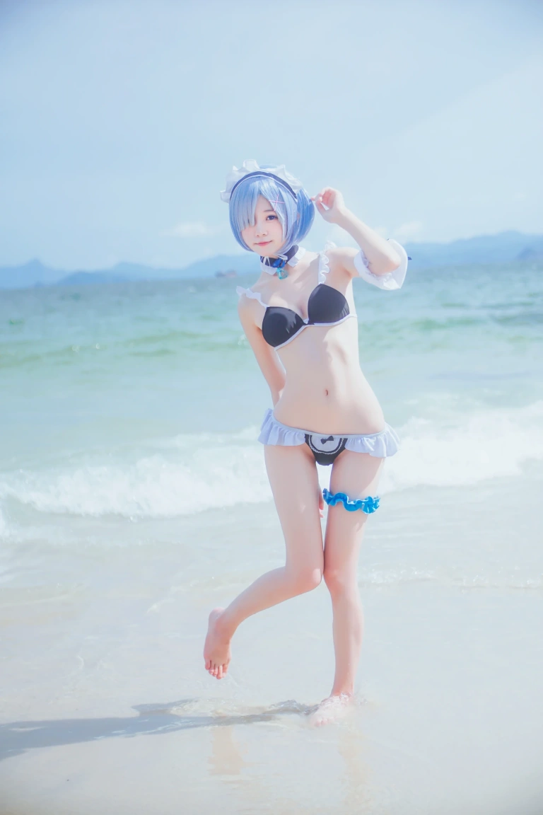 桜桃喵《蕾姆COS》主题写真：48张全套美图