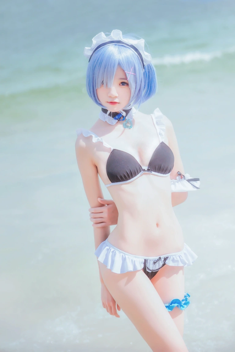 桜桃喵《蕾姆COS》主题写真：48张全套美图