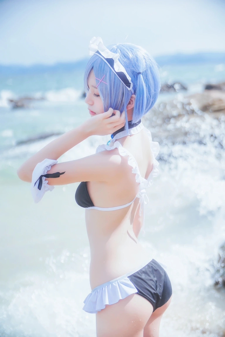 桜桃喵《蕾姆COS》主题写真：48张全套美图