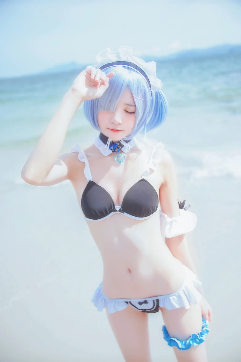 桜桃喵《蕾姆COS》主题写真：48张全套美图