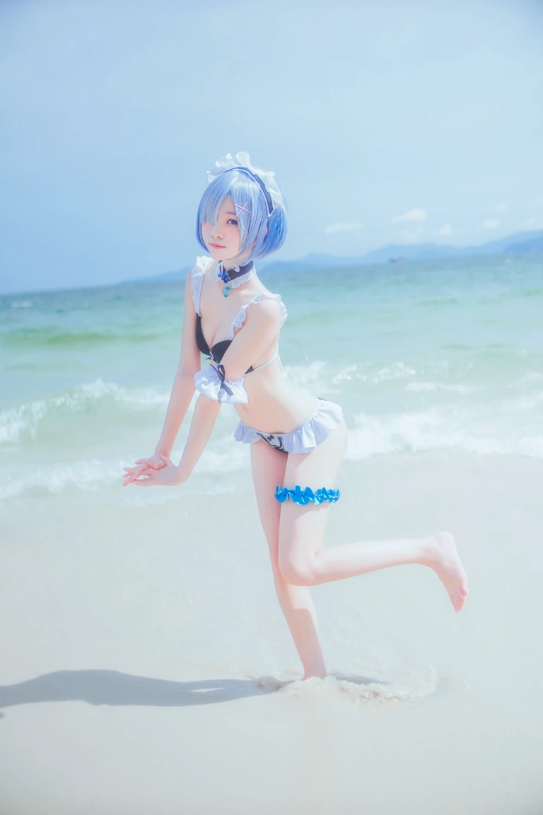 桜桃喵《蕾姆COS》主题写真：48张全套美图