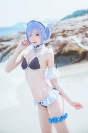 桜桃喵《蕾姆COS》主题写真：48张全套美图