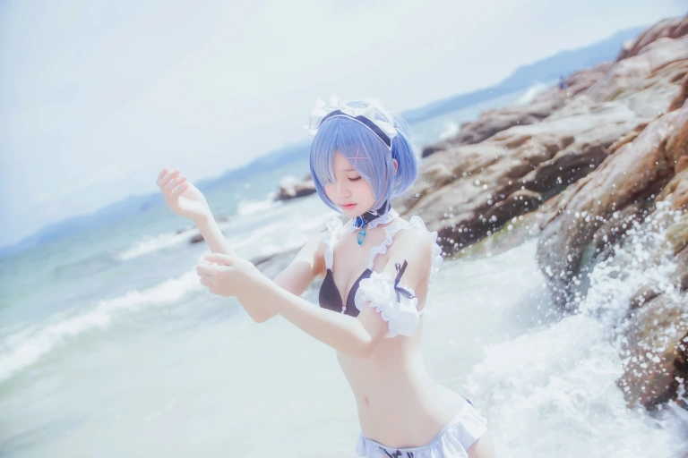 桜桃喵《蕾姆COS》主题写真：48张全套美图