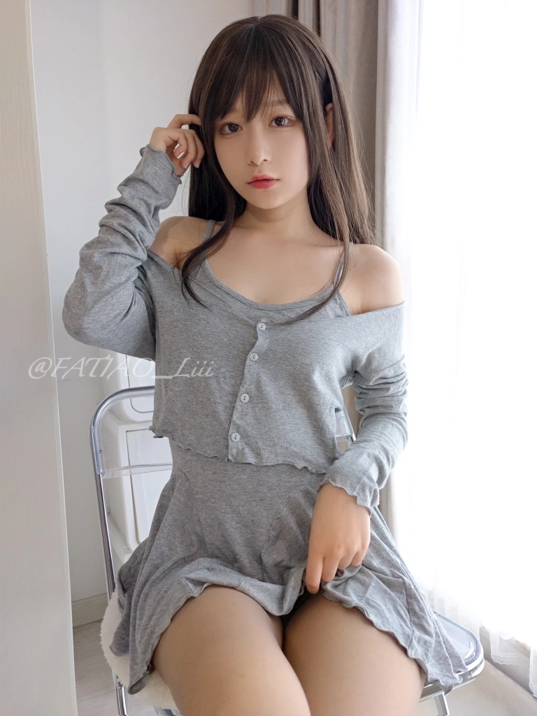 迷之呆梨《Fantia 2022年05月会员合集（8期）》主题写真：129张全套美图，含1个视频