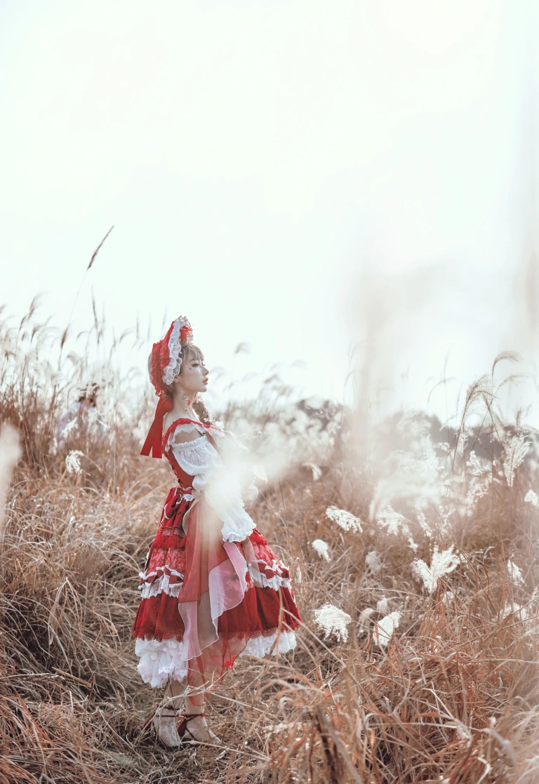 阿包也是兔娘《Lolita红裙》主题写真：12张全套美图