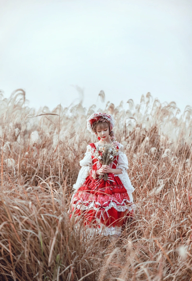 阿包也是兔娘《Lolita红裙》主题写真：12张全套美图