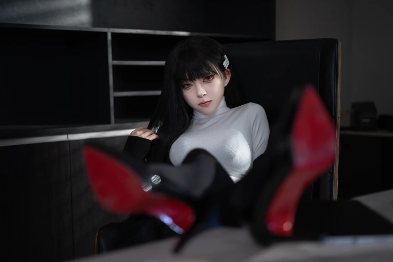 矢量鱼《蔚蓝档案 调月莉音OL》主题写真：36张全套美图