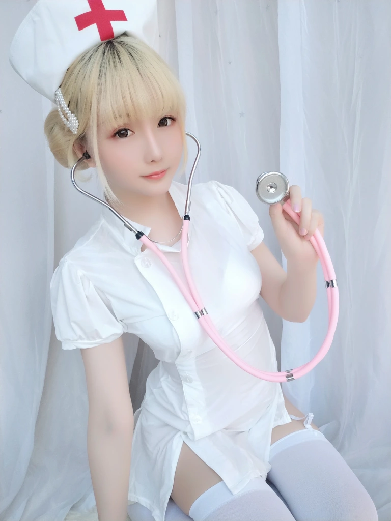 星之迟迟《VOL.17 夜勤病栋》主题写真：61张全套美图