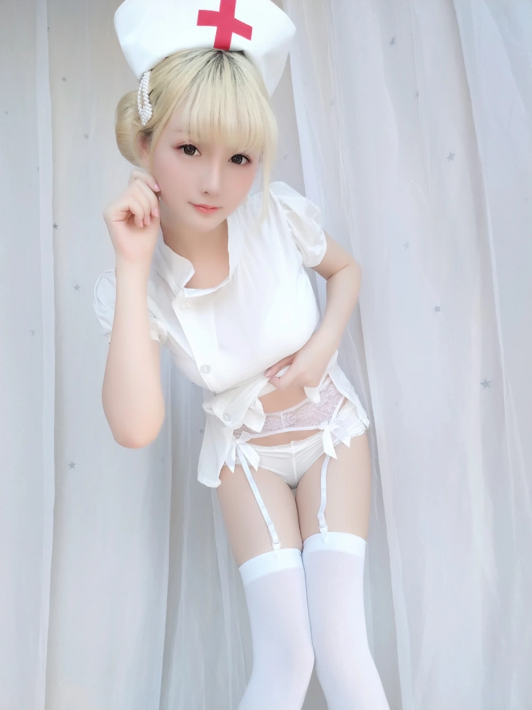 星之迟迟《VOL.17 夜勤病栋》主题写真：61张全套美图