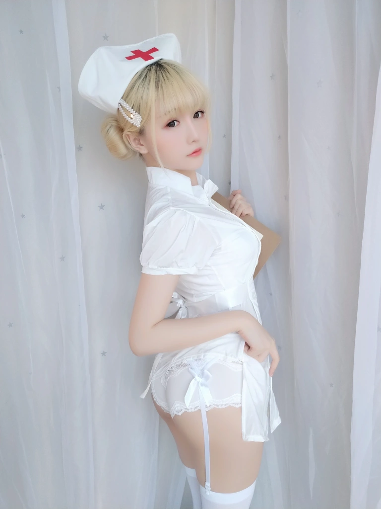 星之迟迟《VOL.17 夜勤病栋》主题写真：61张全套美图