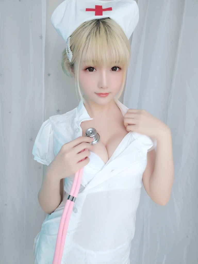 星之迟迟《VOL.17 夜勤病栋》主题写真：61张全套美图