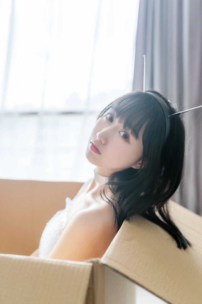 木棉棉《智能型彼女》主题写真：131张全套美图
