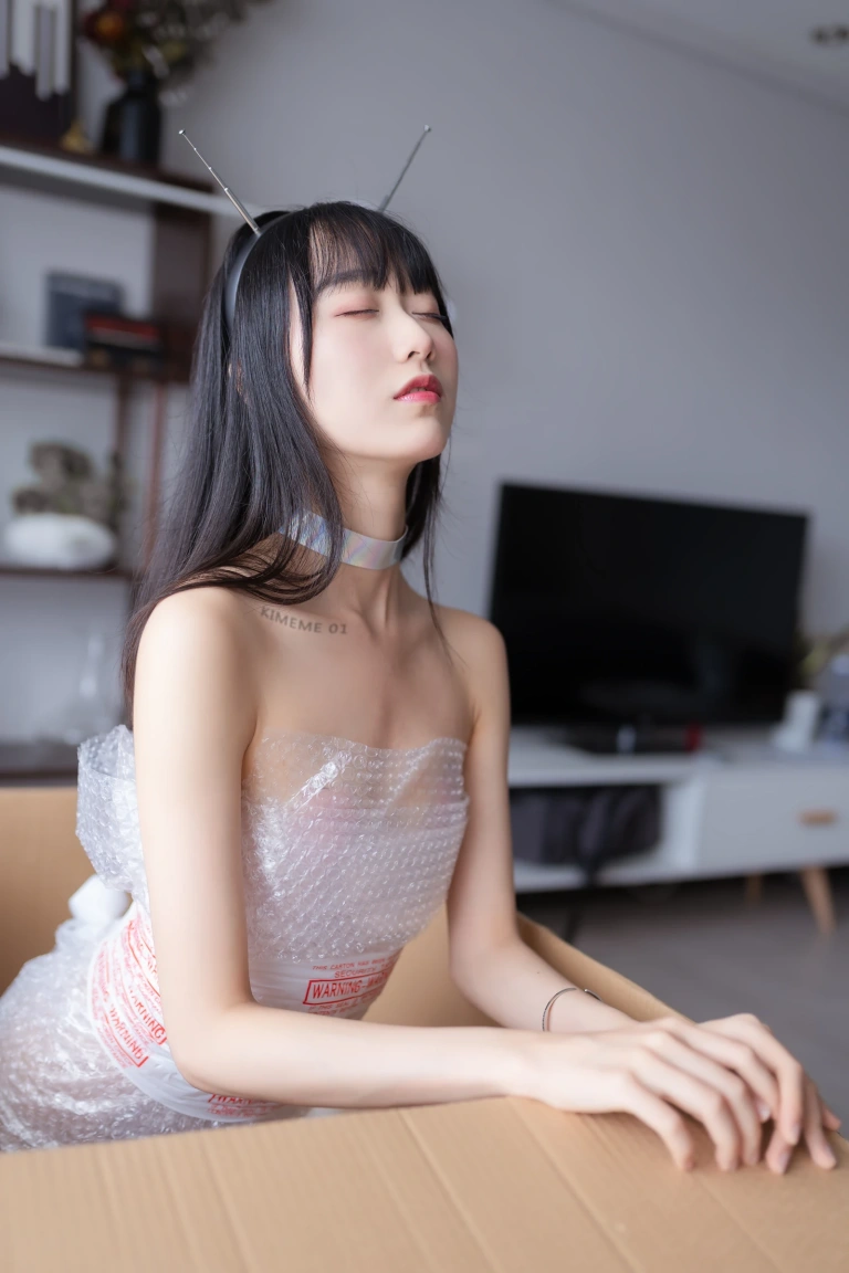 木棉棉《智能型彼女》主题写真：131张全套美图
