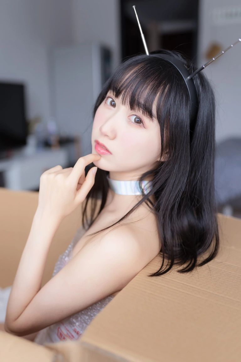 木棉棉《智能型彼女》主题写真：131张全套美图