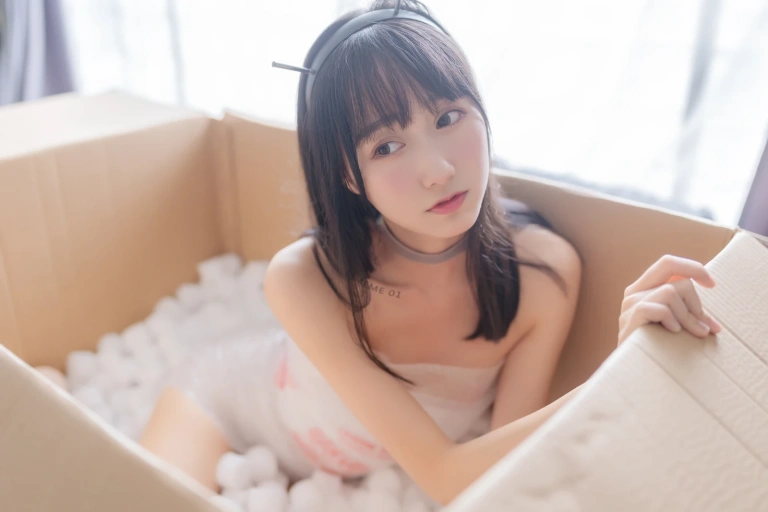 木棉棉《智能型彼女》主题写真：131张全套美图
