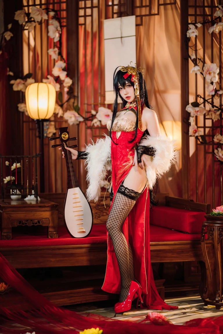 焖焖碳《大凤旗袍》主题写真：20张全套美图