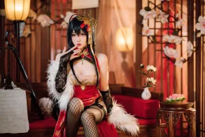 焖焖碳《大凤旗袍》主题写真：20张全套美图