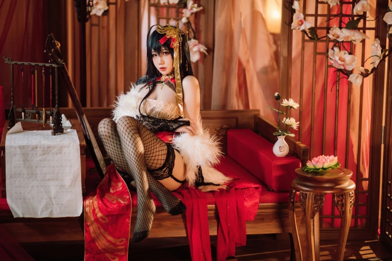 焖焖碳《大凤旗袍》主题写真：20张全套美图