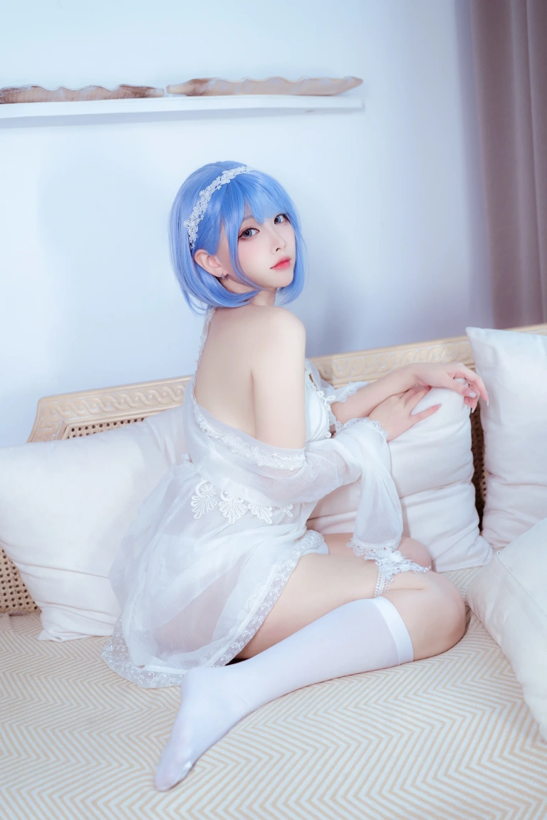宮本桜《碧蓝航线 恰巴耶夫》主题写真：20张全套美图