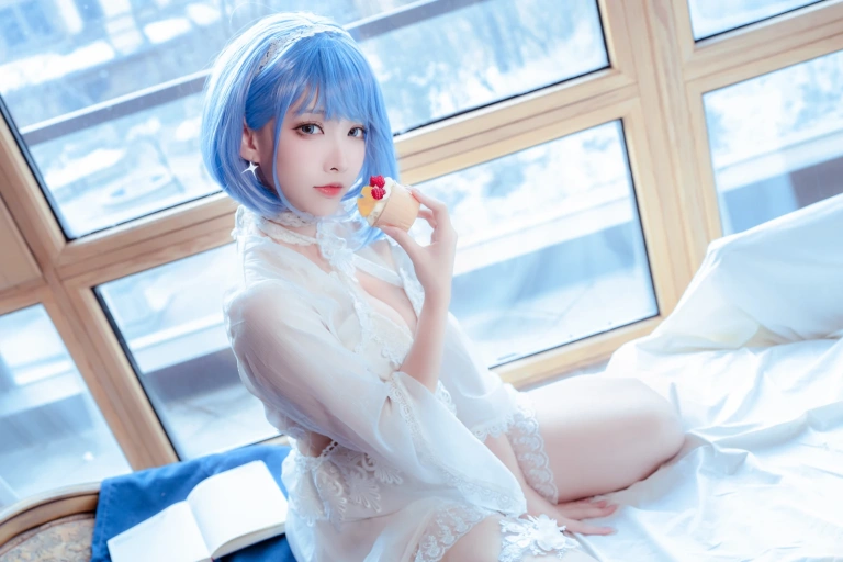 宮本桜《碧蓝航线 恰巴耶夫》主题写真：20张全套美图