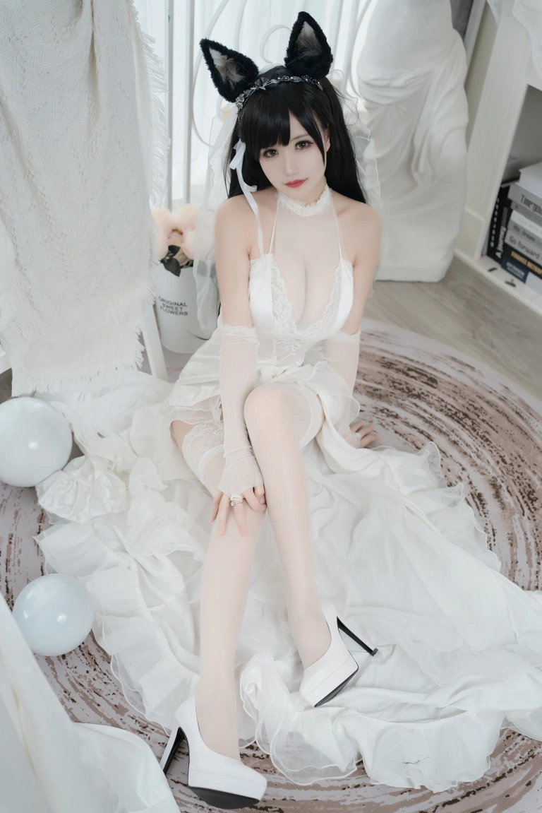 小仓千代《爱宕婚纱》主题写真：20张全套美图