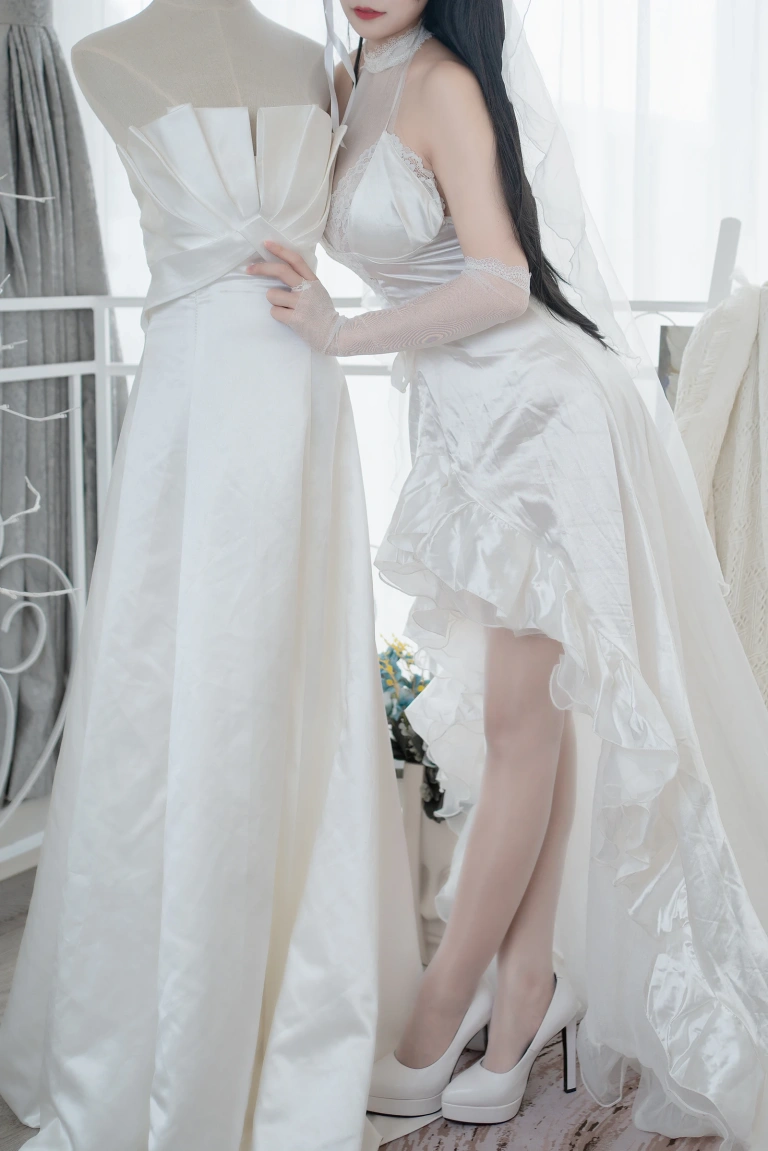 小仓千代《爱宕婚纱》主题写真：20张全套美图