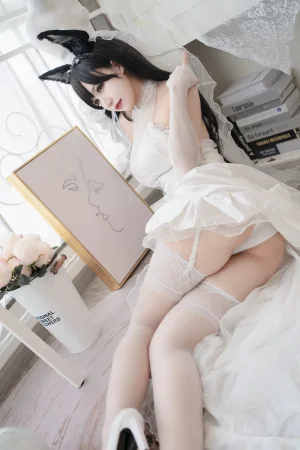 小仓千代《爱宕婚纱》主题写真：20张全套美图