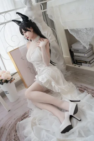 小仓千代《爱宕婚纱》主题写真：20张全套美图