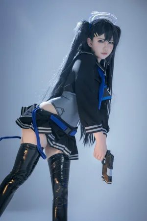 是一只熊仔《蓝色袖章》主题写真：25张全套美图